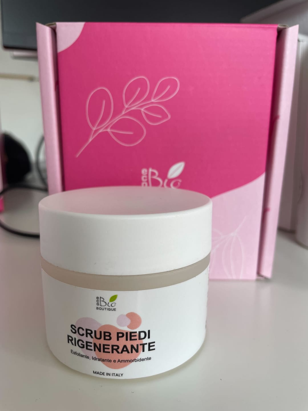 Customer photo review of Scrub Piedi Rigenerante
