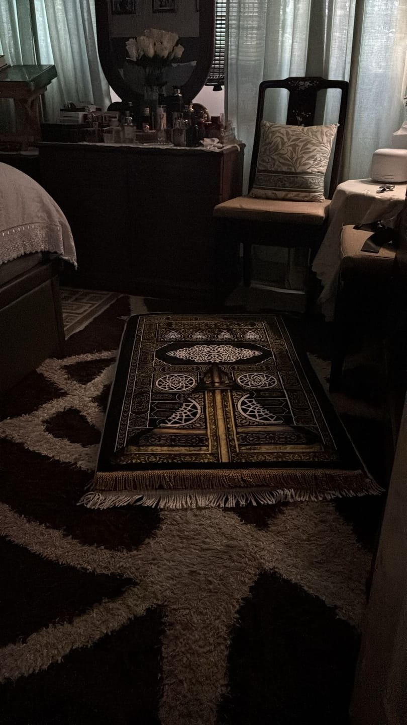 Customer photo review of Kaaba Door  Padded Prayer Mat