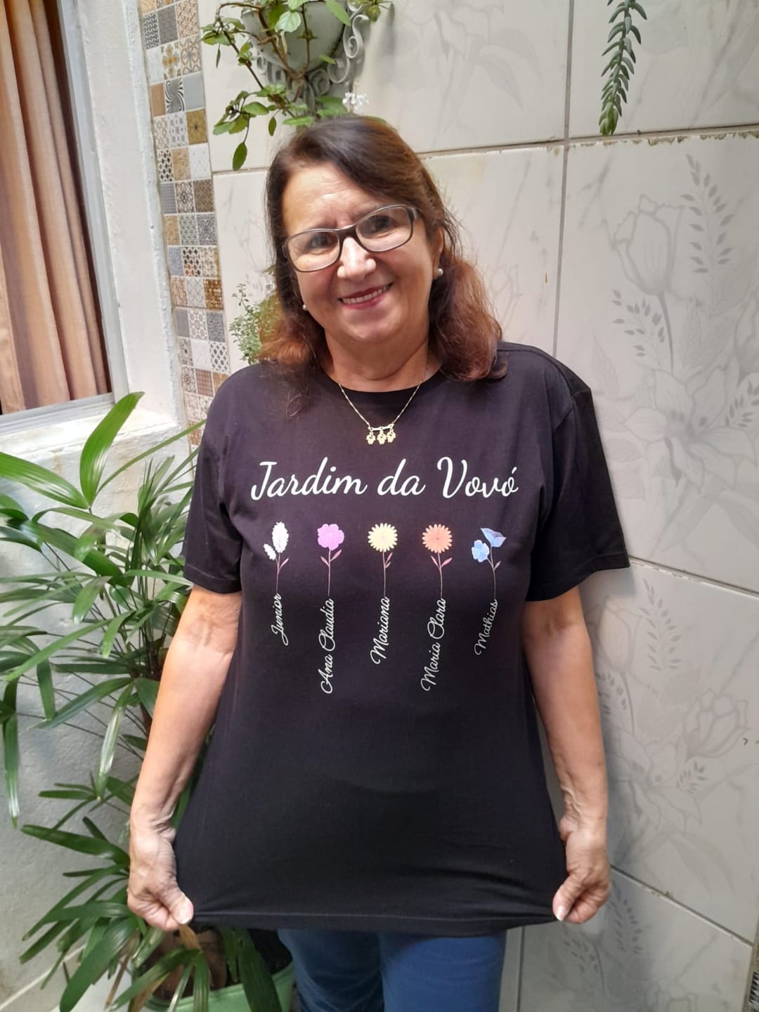 Customer photo review of Camiseta Personalizada Jardim da Vovó - PRETA - Algodão 100%