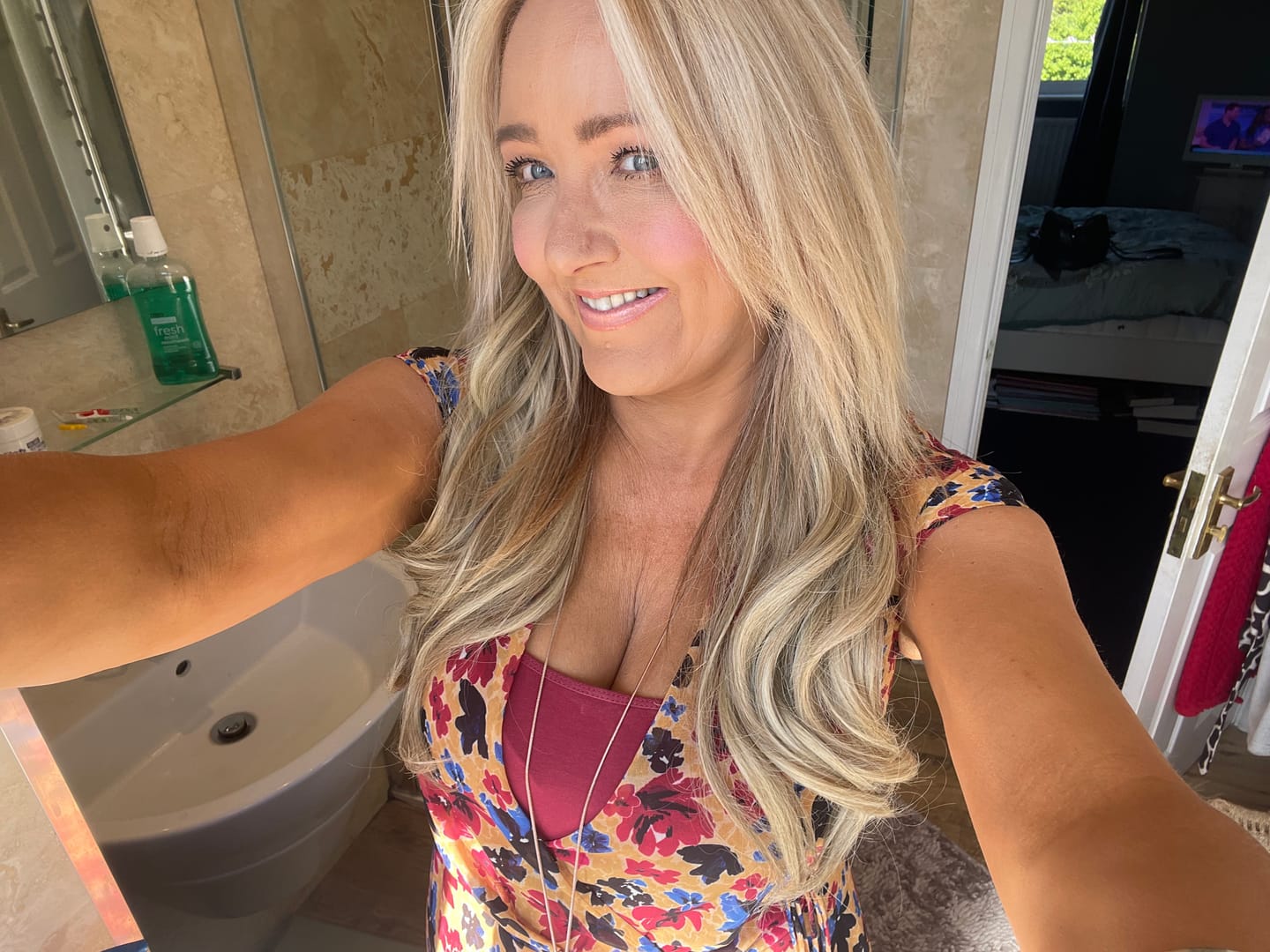 Customer photo review of Stranded 16" One Piece Flicky Clip-in Hair Extension - Colour #10/613 Camelia