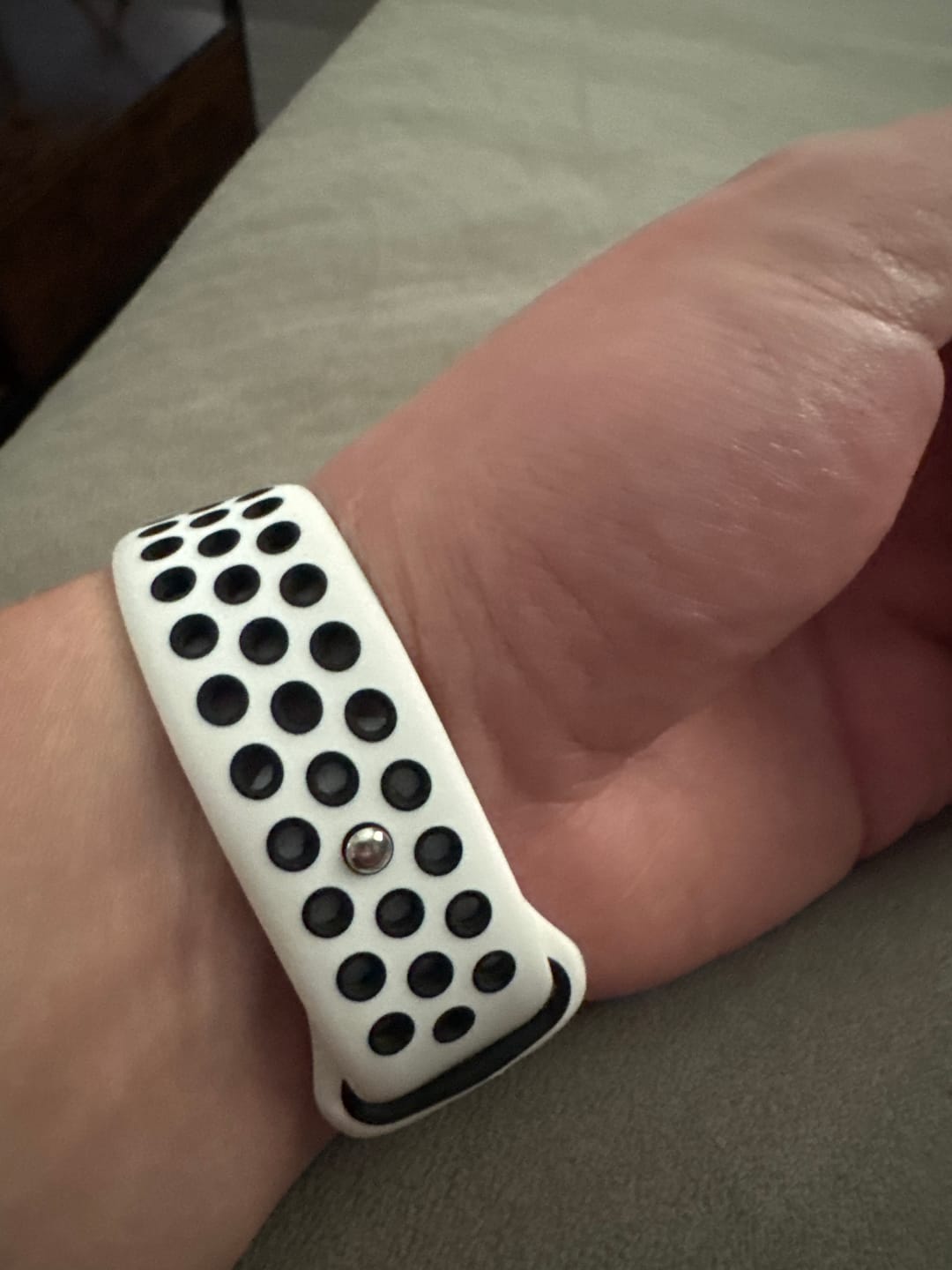 BluShark Apple Band Silicone Sport White Black