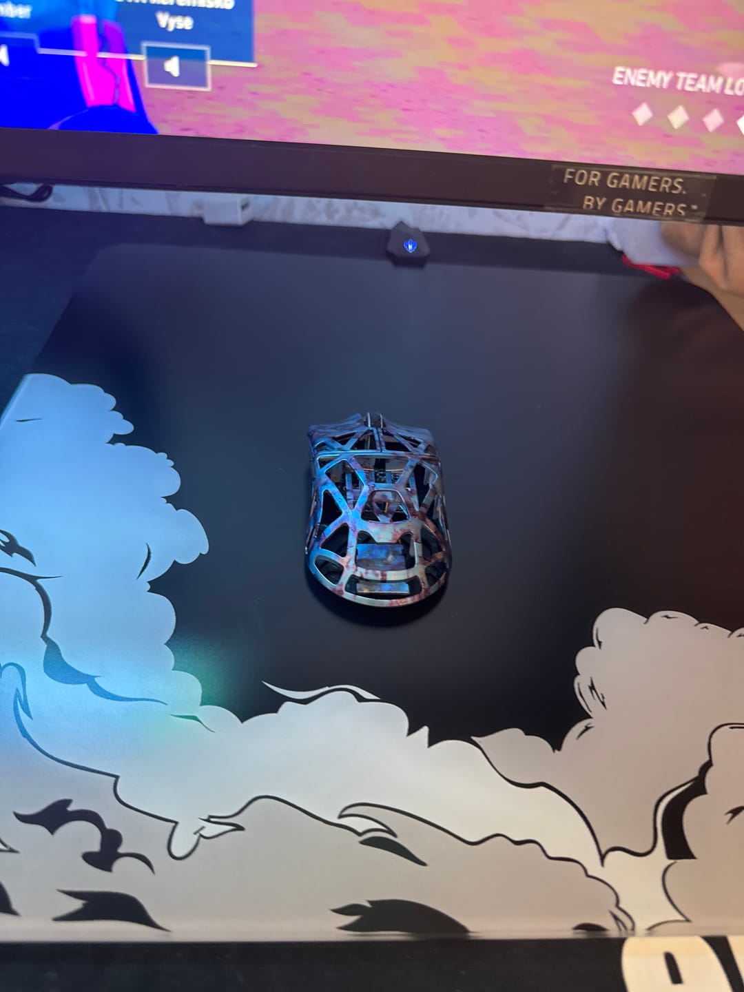 Customer photo review of Wraith Cosmic Glass V2 Cam Mousepad