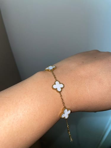 Customer photo review of WHITE CLOVER BRACELET - 18K GOLD-PLATED