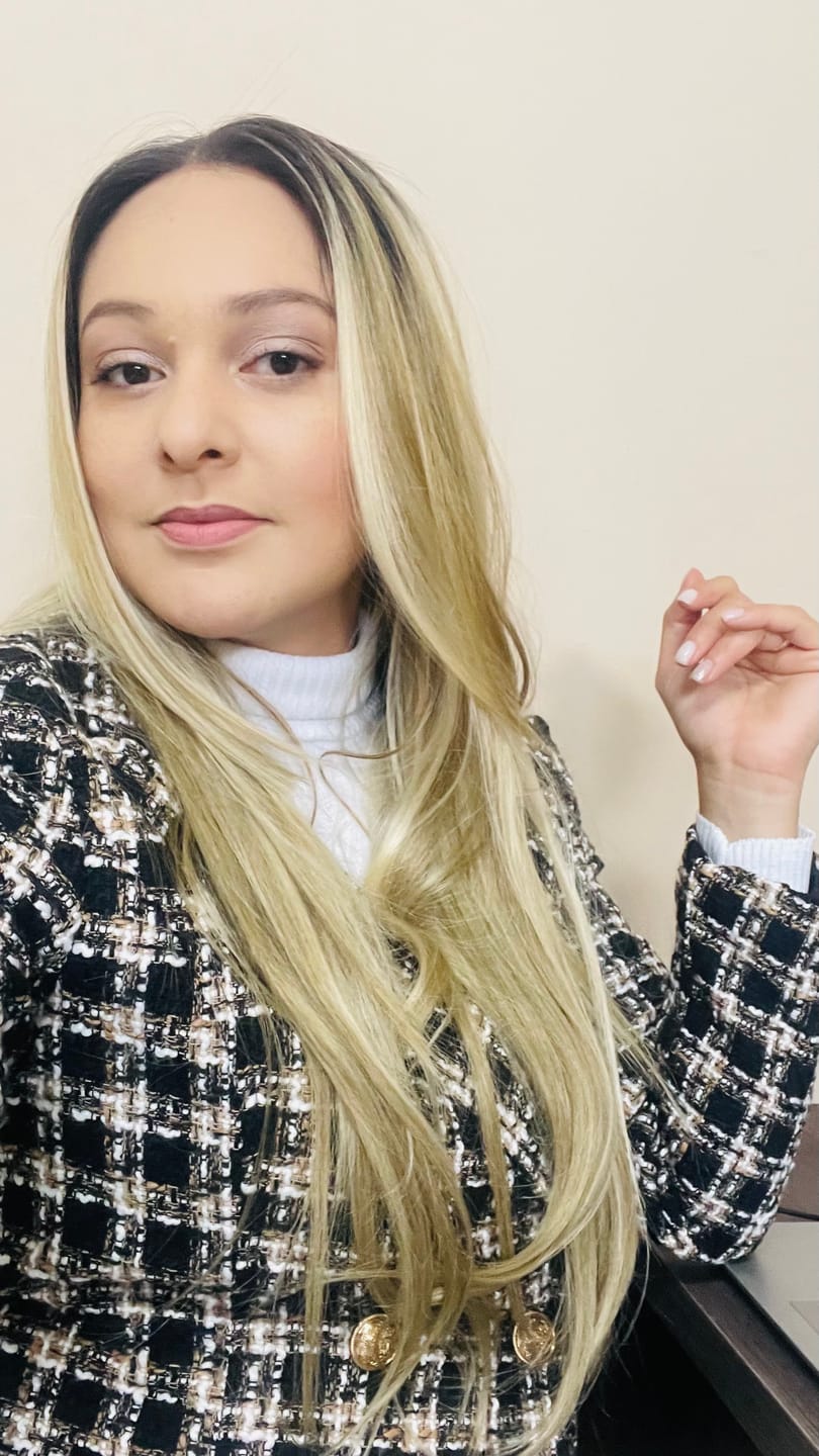 Customer photo review of Lace Front Tela HD Diamante Loira Luzes Ondulada - Repartição Livre 13x2
