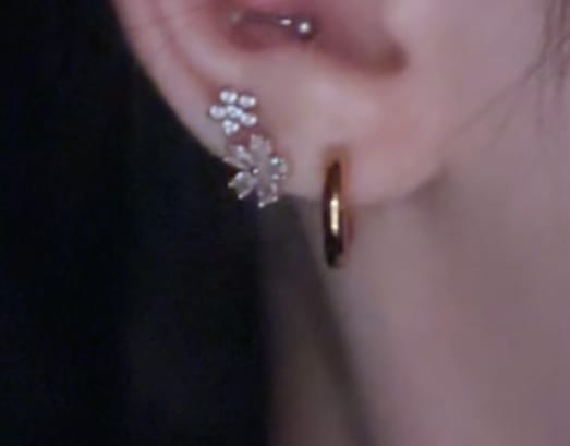 Customer photo review of Simple Ohrringe | 18K vergoldet