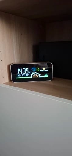 Customer photo review of Réveil station météo bois