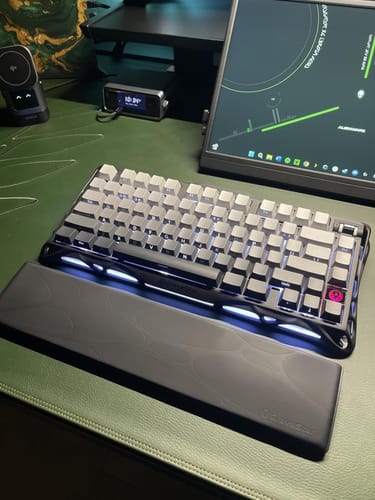 Customer photo review of GravaStar K1 75% Wireless Mechanical Gaming Keyboard Boy & Girl Gift