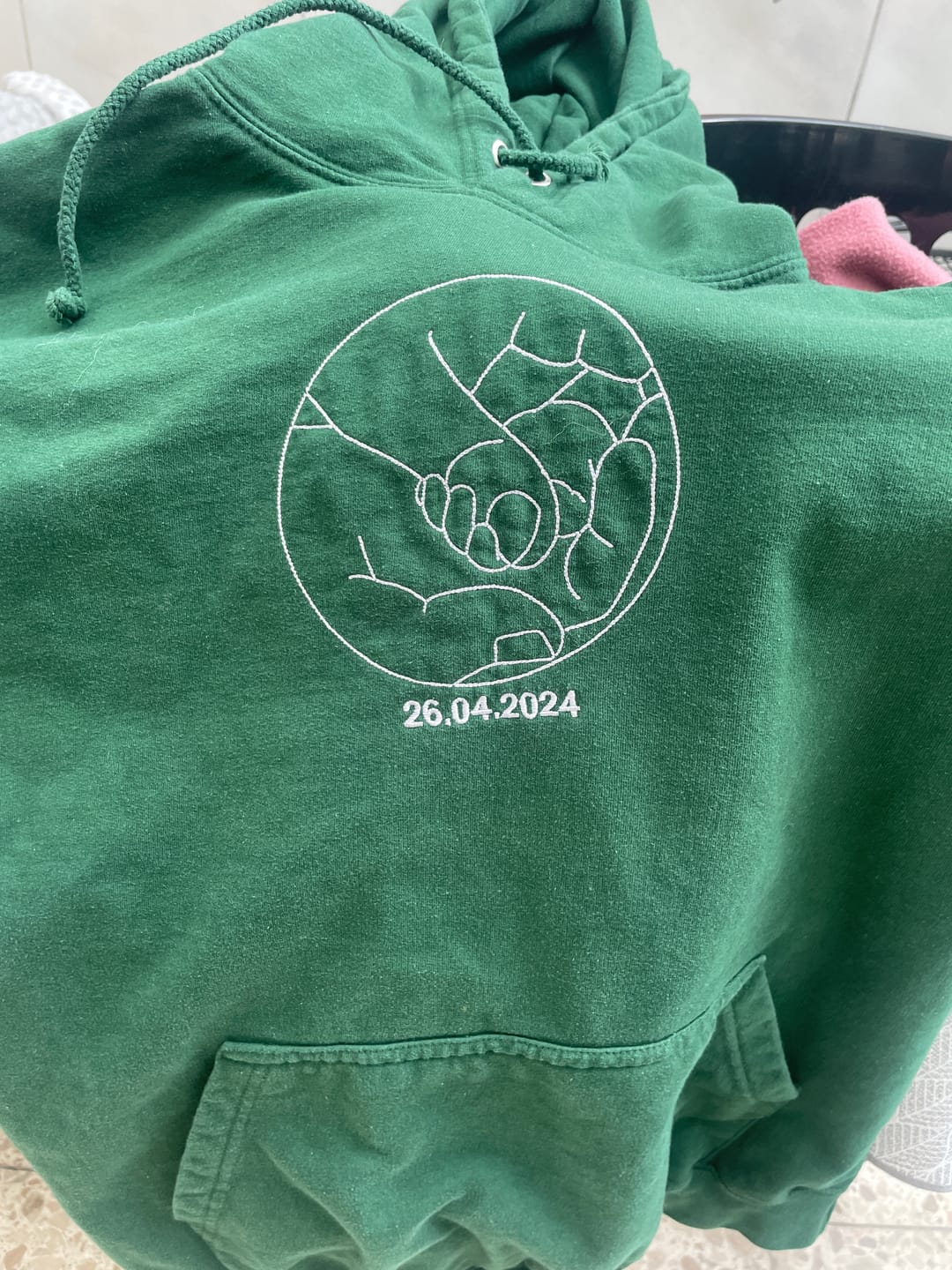 Customer photo review of Personalisierter & bestickter Hoodie