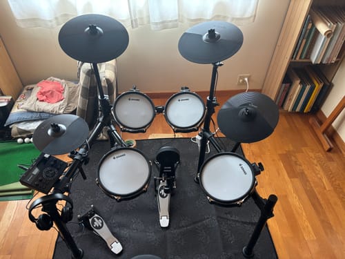 undefined review of Donner DED-200 MAX 電子ドラムセット 5ドラム 3シンバル ドラムスローン/ヘッドフォン付き image 1 out of 1