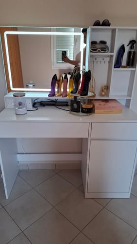 Customer photo review of Τραπέζι Μπουντουάρ Μακιγιάζ Tουαλέτας Κρεβατοκάμαρας 110εκ Καθρέφτης Με Ντουλάπι με Φωτισμό LED Ρυθμιζόμενο με Πρίζα και USB Θύρες RD-T634W01