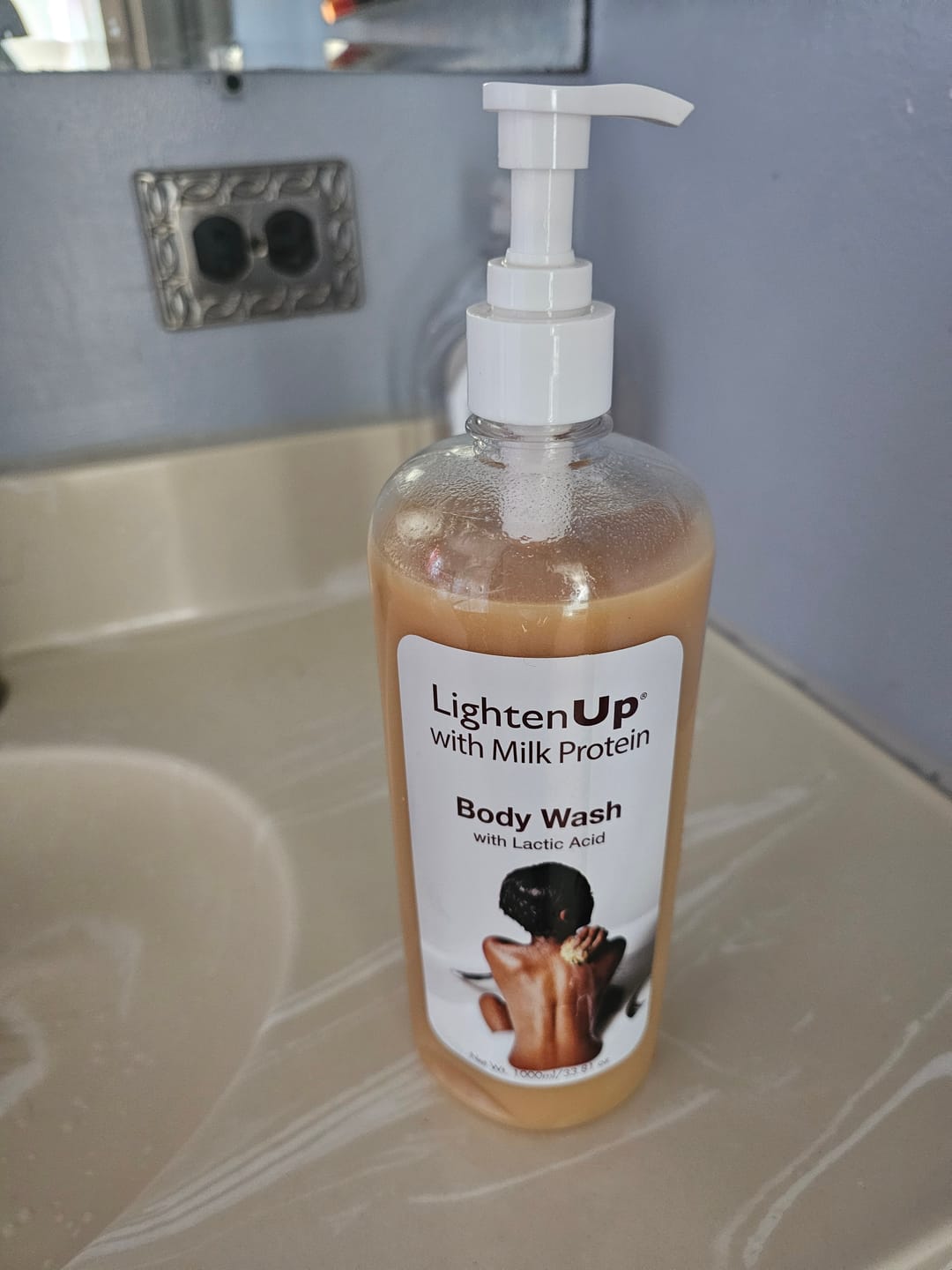 Customer photo review of Omic Lightenup Lactic Acid Shea Butter Shower Gel - 1000ml