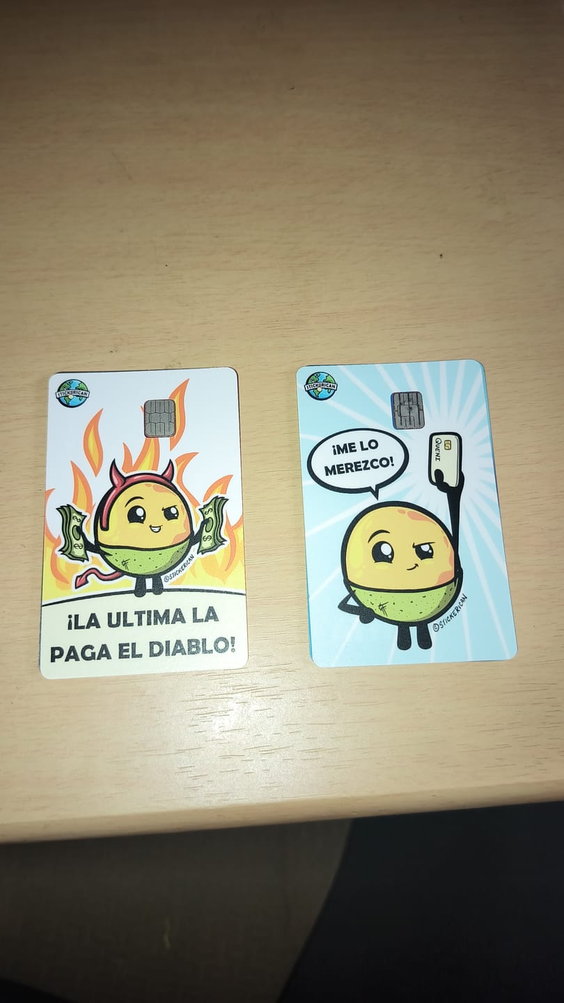 Customer photo review of Me Lo Merezco - Sticker para Tarjeta de Crédito