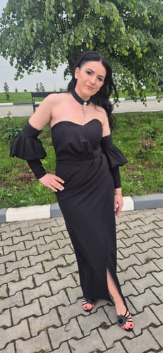 Customer photo review of Rochie Evelyn lungă cu mânecă crăpătură pe picior și curea în talie