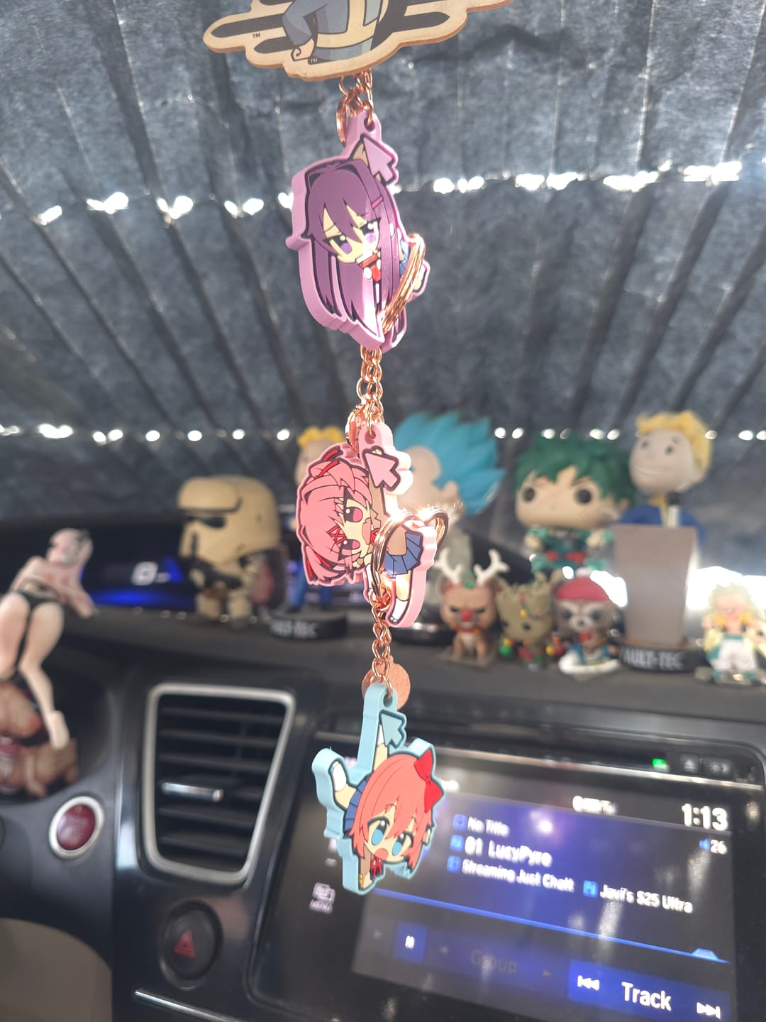 Customer photo review of Doki Doki Literature Club - Natsuki Mouse Pointer Rubber Keychain