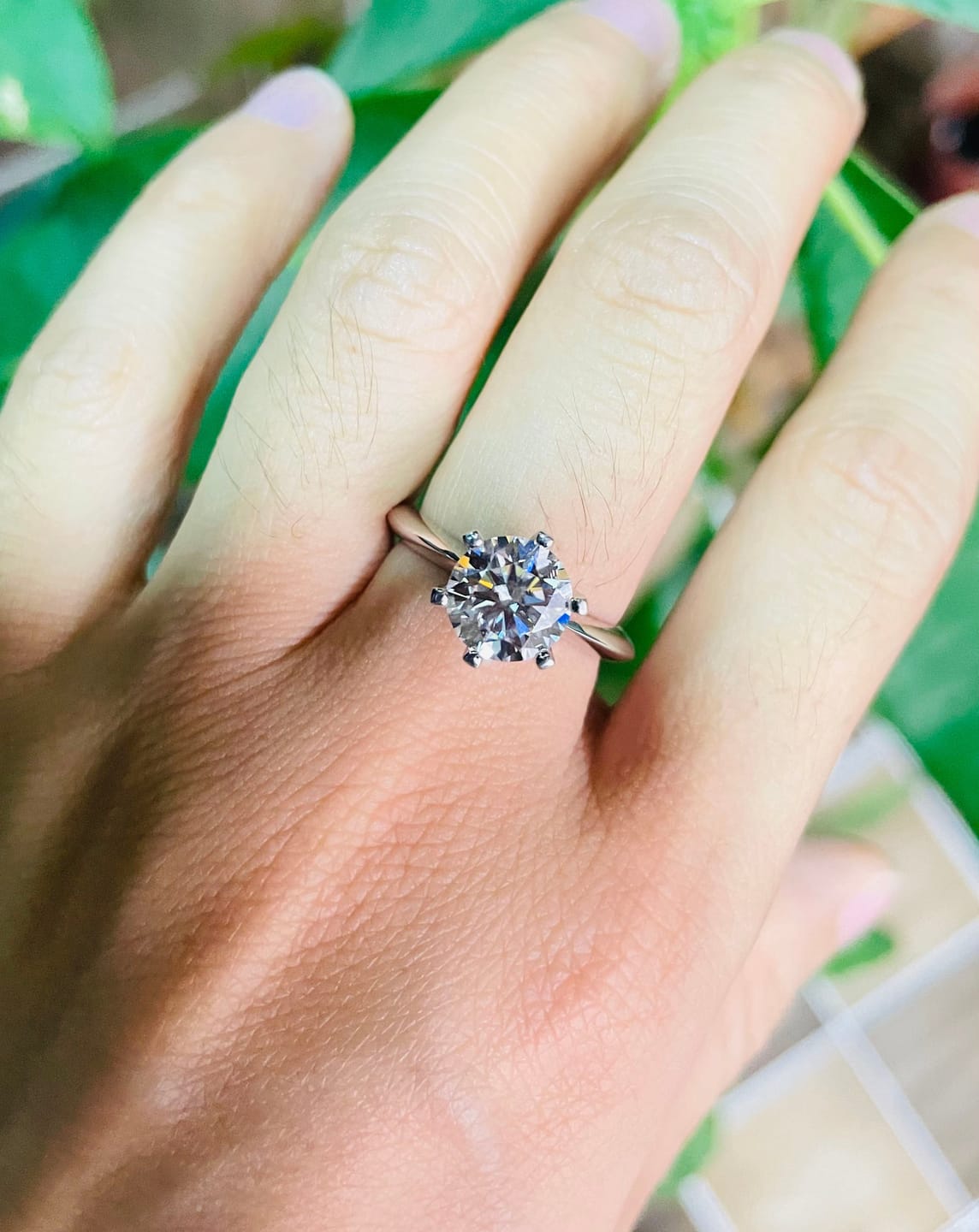 Customer photo review of Rodiffy Moissanite 2.0 Ct ～3.0Ct Round Cut 6 Prong White Gold Engagement Ring
