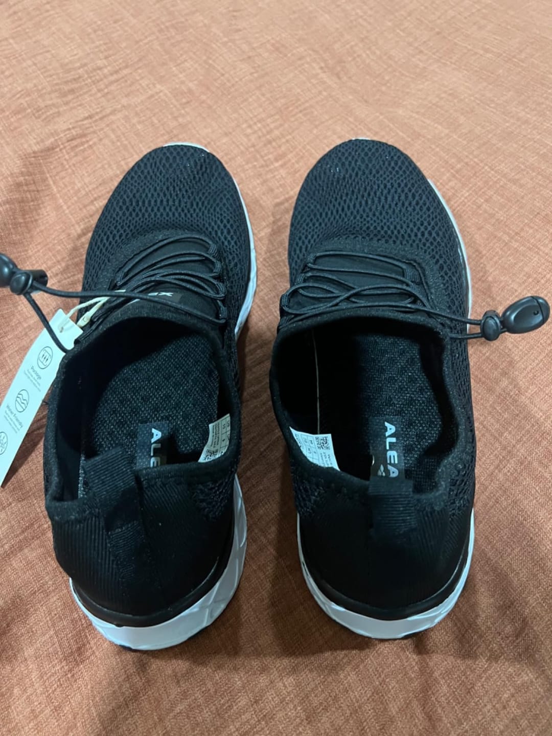 Customer photo review of Aleader Men's Xdrain Classic Knit 3.0 Water Shoes