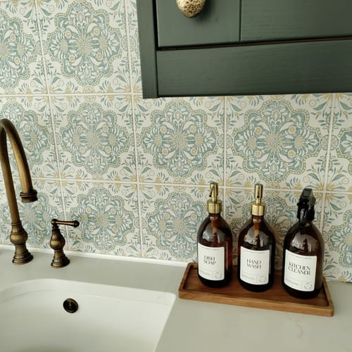 Customer photo review of Spray and Pump Set of 3 Reusable Amber Glass Bottles 500 ML