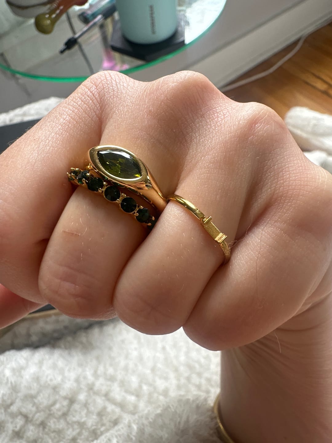 Customer photo review of Emerald Beauty 18K Crystal Ring