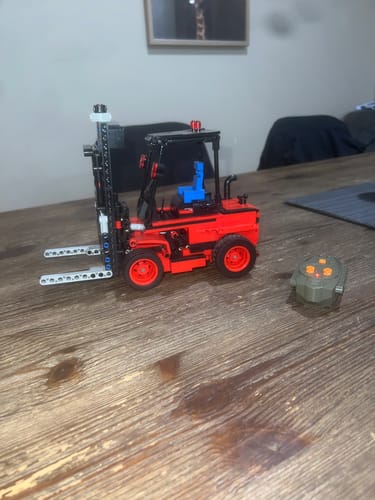 Customer photo review of Remote Controlled Forklift 605pcs