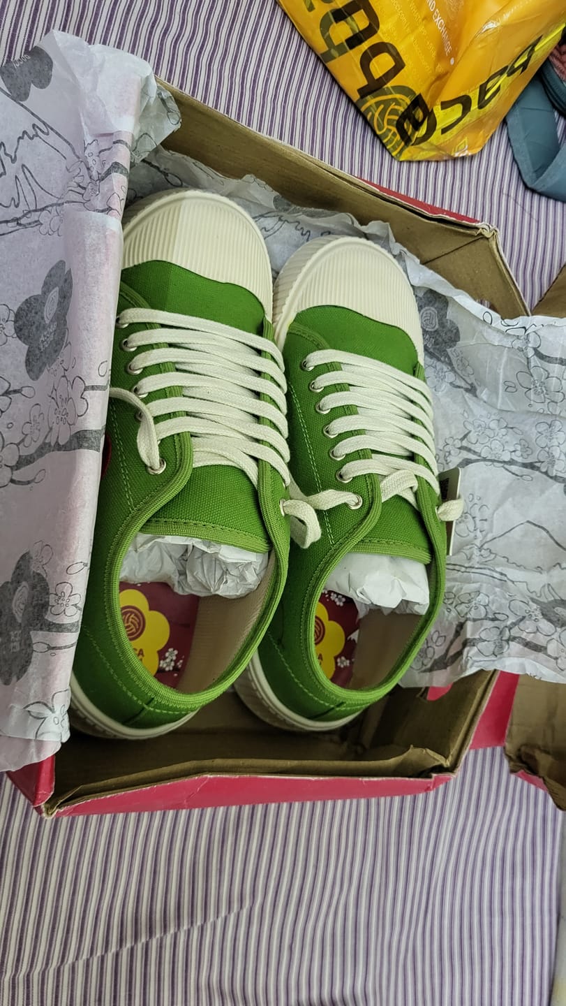 Customer photo review of Bacca Bucci Kawaii Kicks Lace-up Sneakers