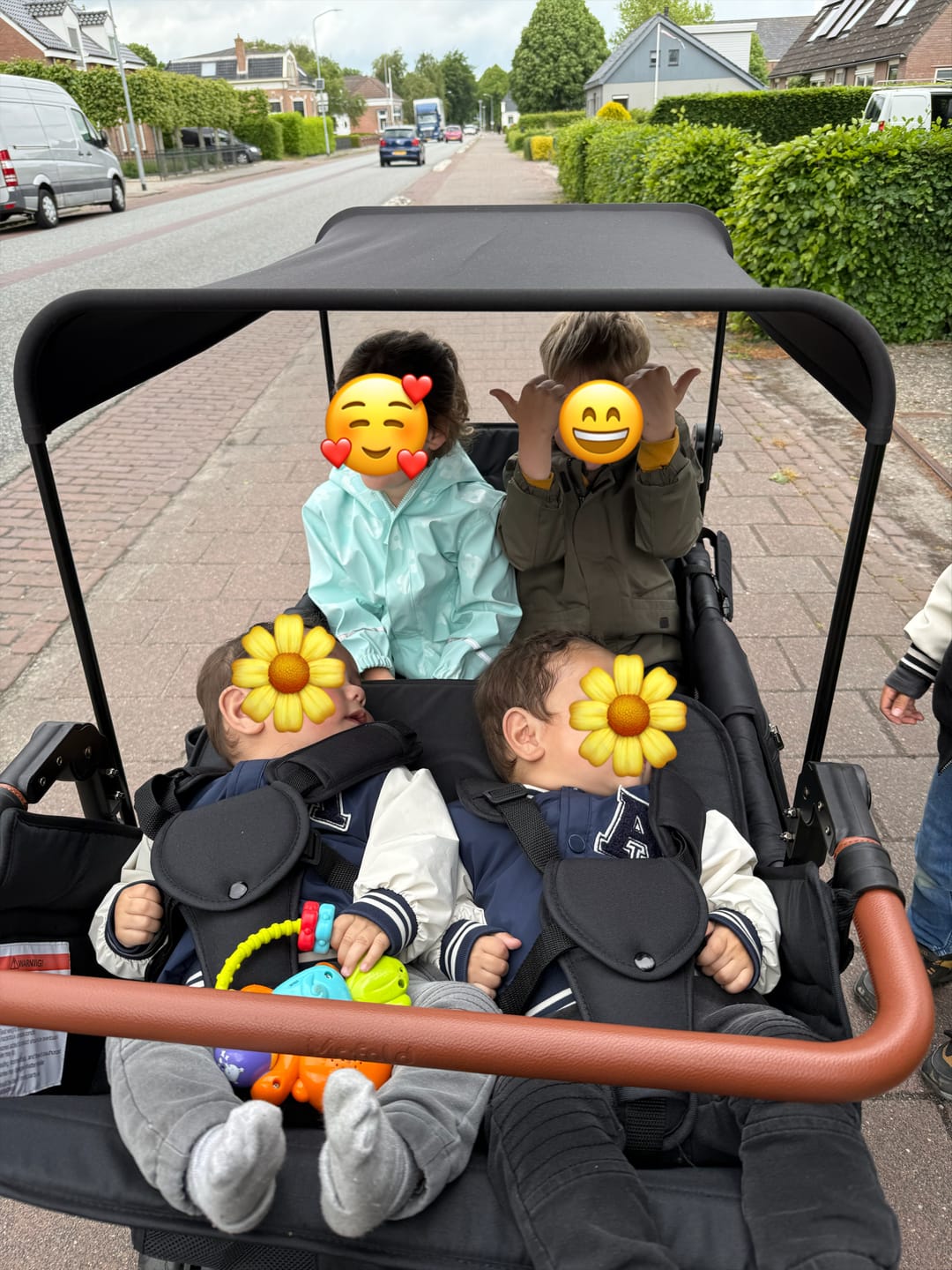 Customer photo review of P-Series Luxe 4-zits kinderkar