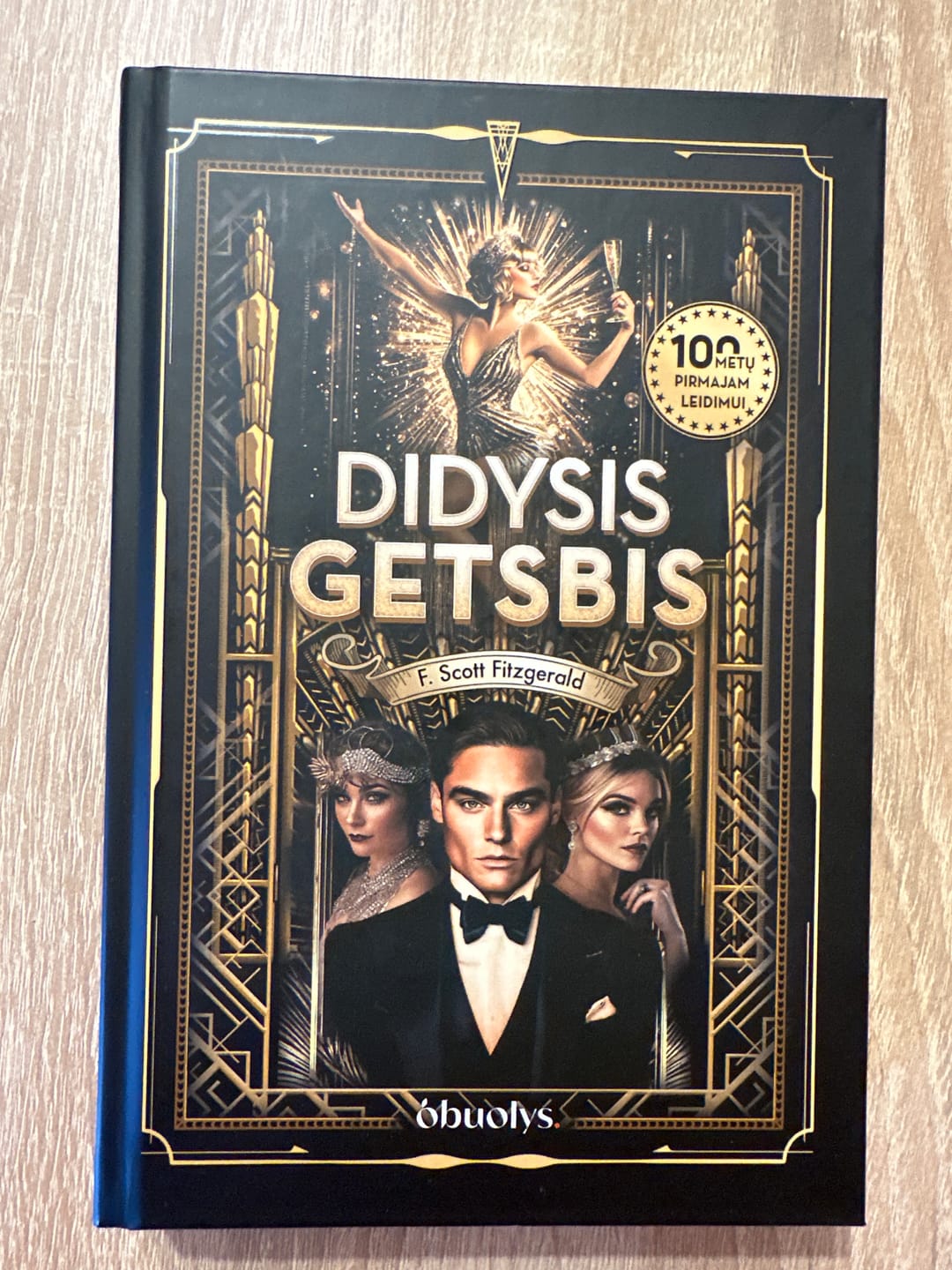 Customer photo review of Didysis Getsbis: kolekcinis leidimas 100 metų jubiliejaus proga + iliustracijos + spalvota puslapių briauna!
