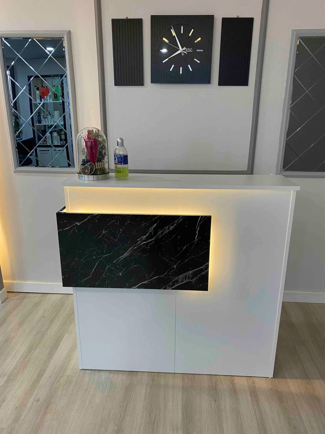 Customer photo review of Rani MA102 Karşılama Bankosu Led Işıklı Çekmeceli Banko Beyaz - Antrasit