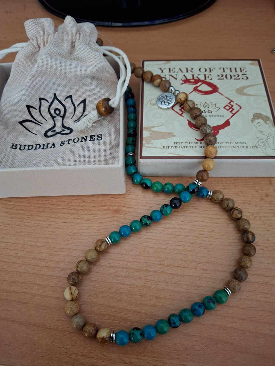 Customer photo review of Buddha Stones 108 Meditation Heilung mehrschichtige Mala