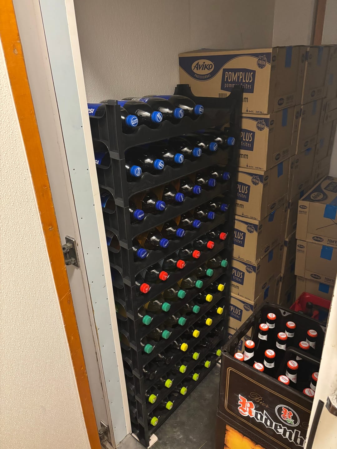 Customer photo review of Wijnrek Stapelbaar Zwart - Kunststof - 60 flessen - 10 stuks