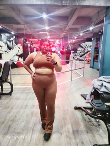 Customer photo review of High-Waist Kick Flare Leggings