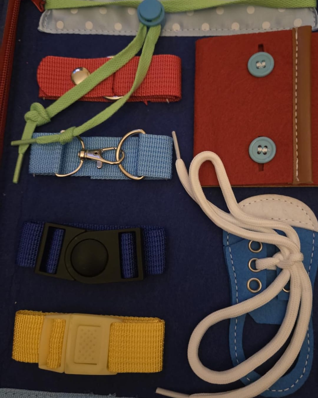 Customer photo review of Cahier Montessori – Éveil ludique pour les petites mains curieuses