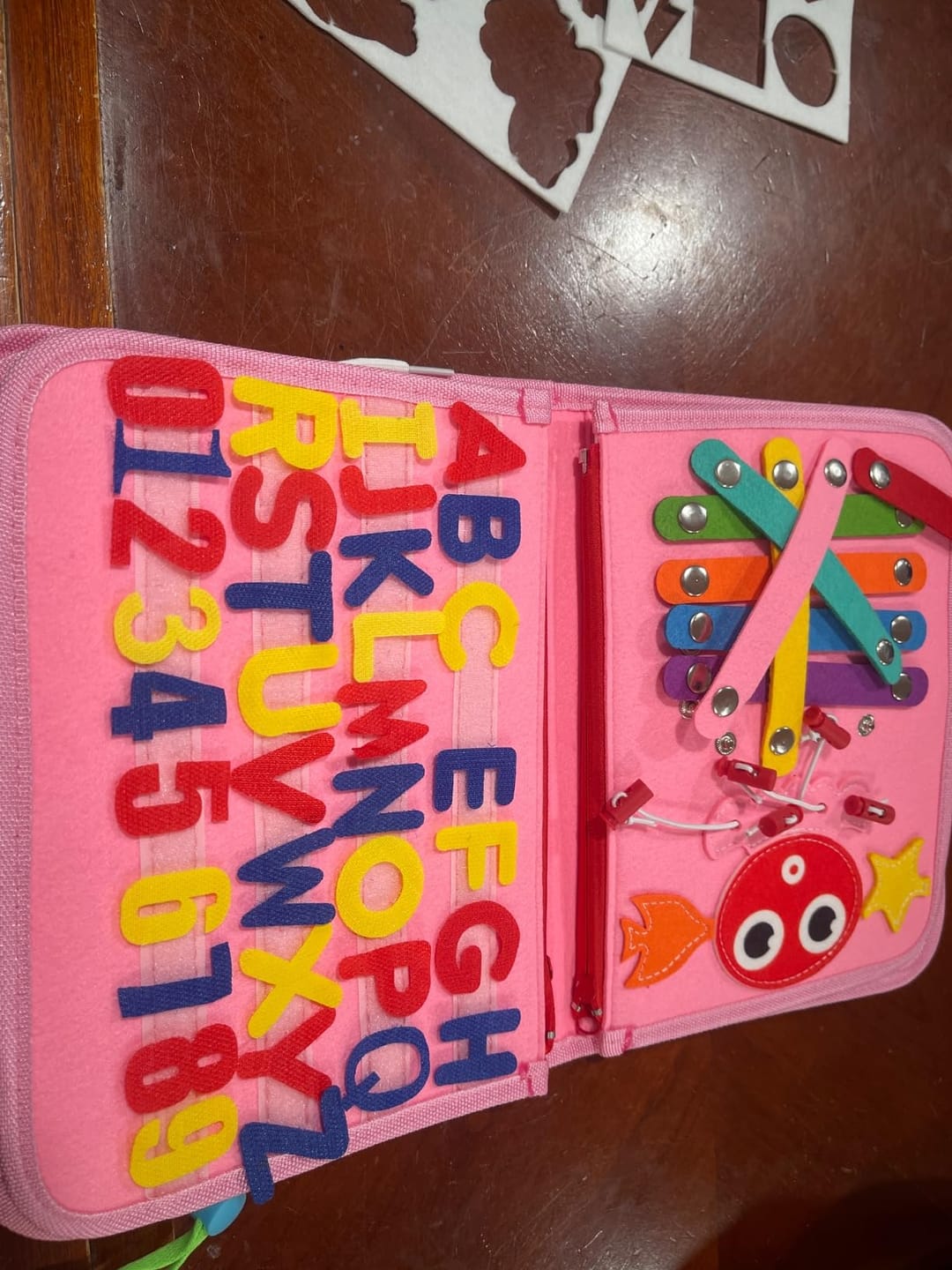 Customer photo review of Cahier Montessori – Éveil ludique pour les petites mains curieuses