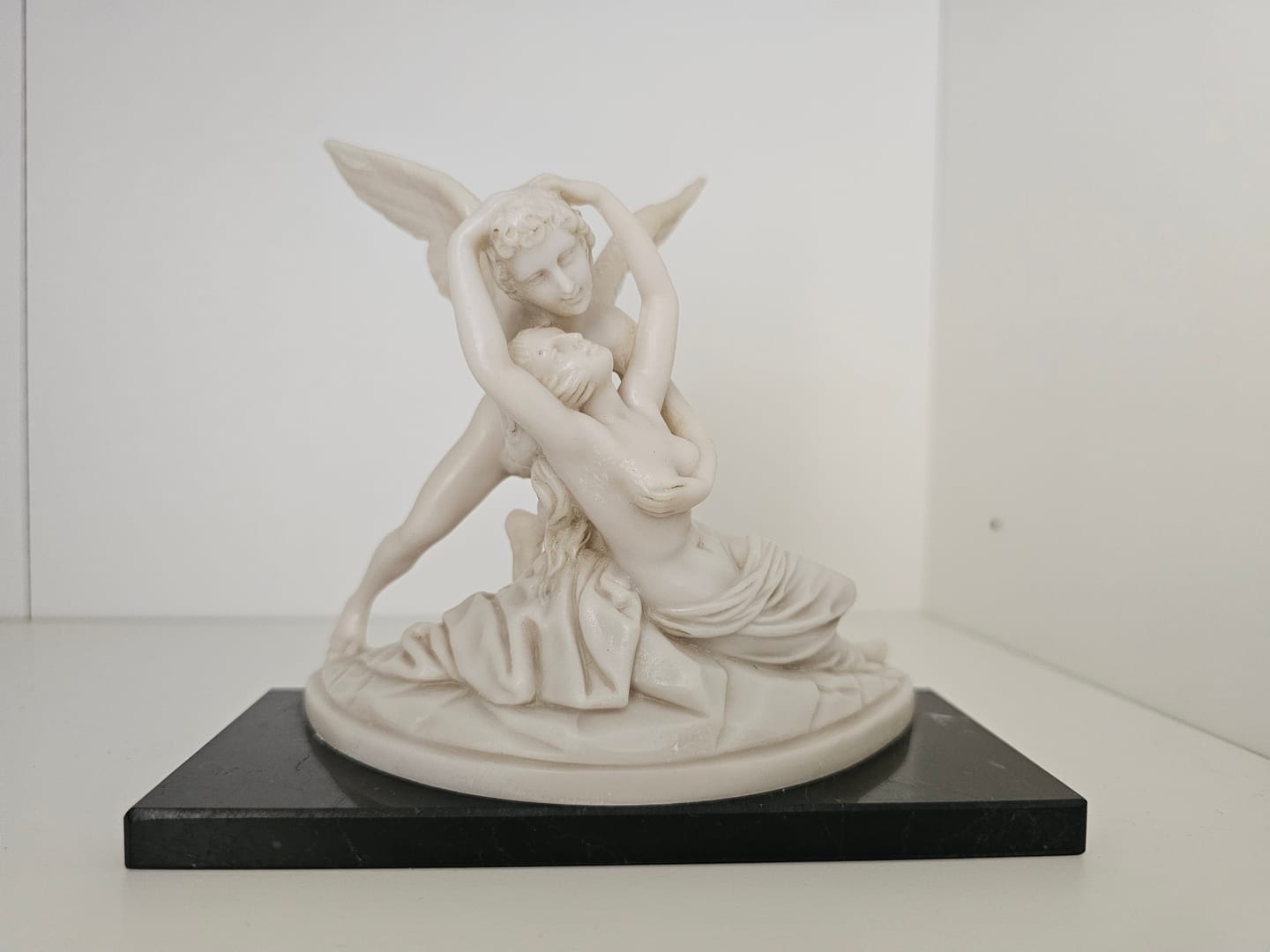Customer photo review of Statua in Marmo di Amore e Psiche