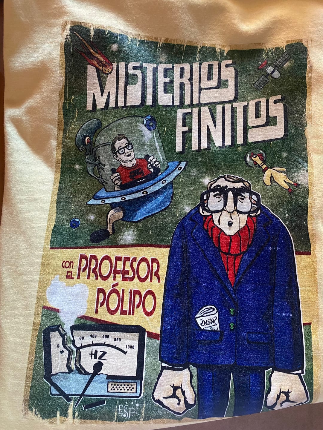 Customer photo review of Camiseta Misterios Finitos