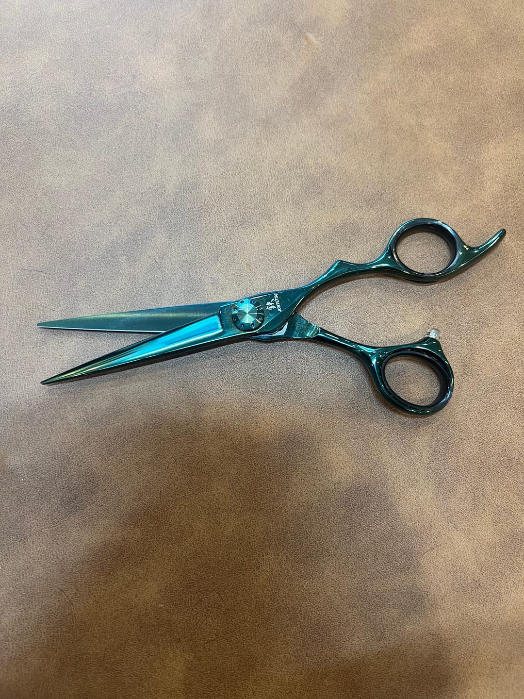 Customer photo review of Juntetsu VG10 Azure Hair Cutting Scissors