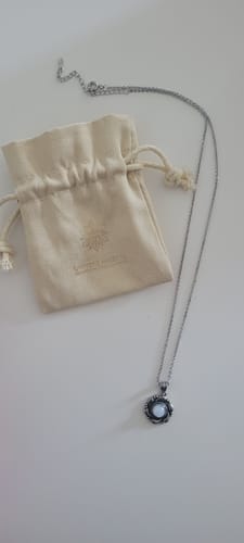 Customer photo review of Collier avec Pierre de Lune