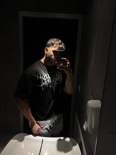 Customer photo review of ROUGH CUT CROPPED OVERSIZE T-SHIRT - REVENGE / BLACK