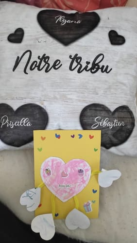 Customer photo review of Merveilleuse - Coussin avec coeurs et prénoms pour maman
