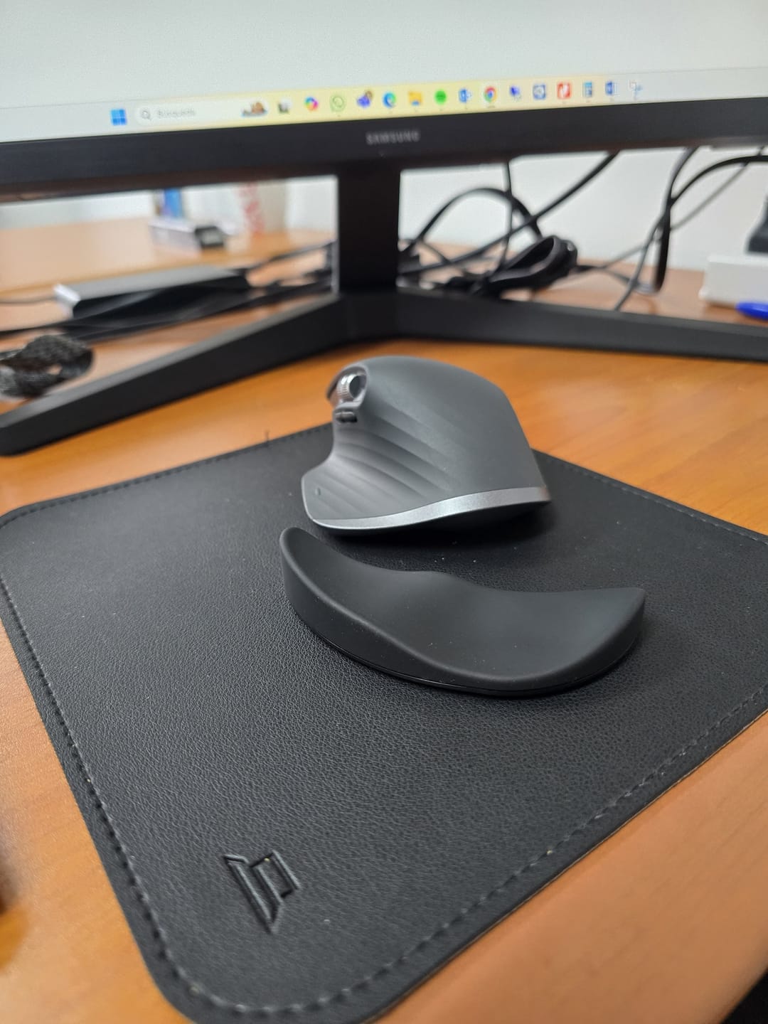 Customer photo review of Reposamuñecas Ergonómico Deslizante para Gaming y Trabajo