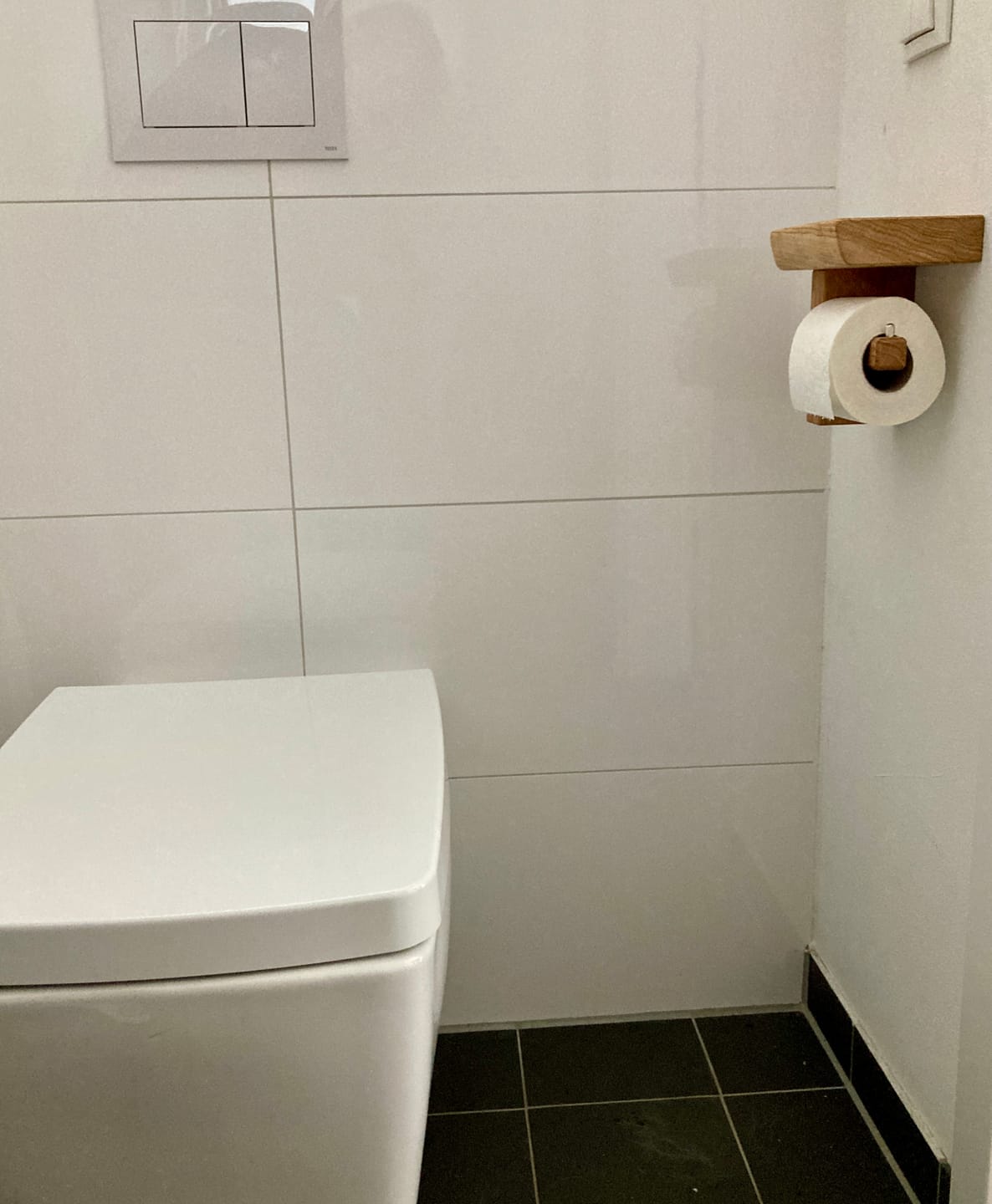 Customer photo review of Toilettenpapierhalter CULTUS aus Holz