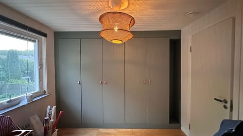 Customer photo review of Färg till Reinsvoll Grågrön