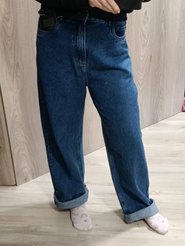 Lislaine C. review of Calça Jeans Reta Araçá Azul Médio image 1 out of 1