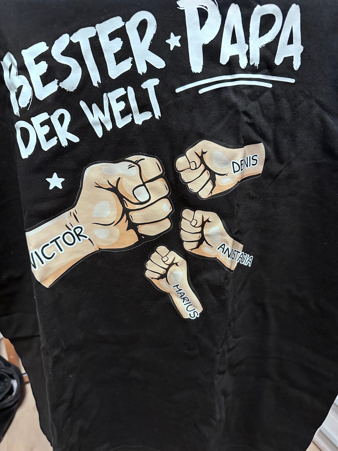Customer photo review of Bester Papa Ever - Personalisiertes T-Shirt für Papa dunkel