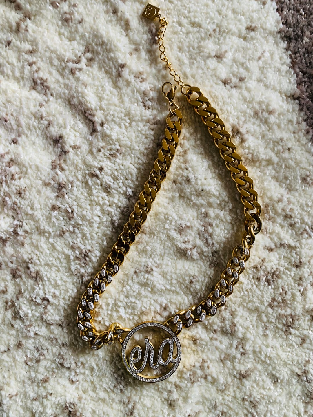Customer photo review of Era Luxe Gold Choker