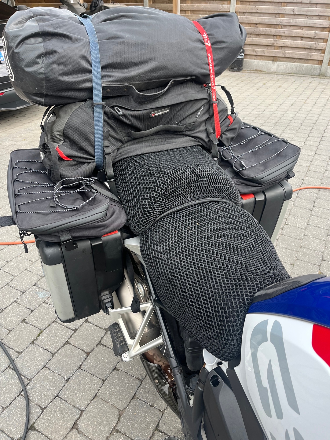 Wind Rider mesh seat cover on a BMW R 1250 GS