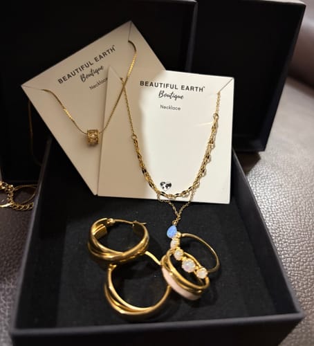 Customer photo review of Gigi Crystal 18K Gold Necklace