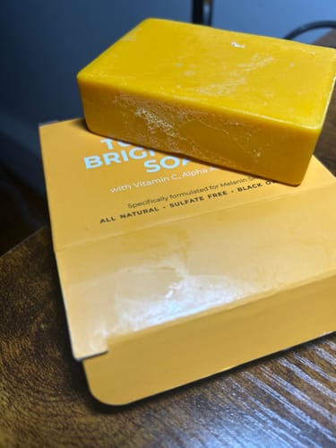 Customer photo review of Turmeric Brightening Soap (with Vitamin C, Alpha Arbutin, Oat)