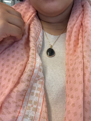 Customer photo review of Labradorite collier