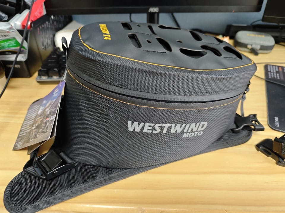 Customer photo review of Hussar Tank Bag