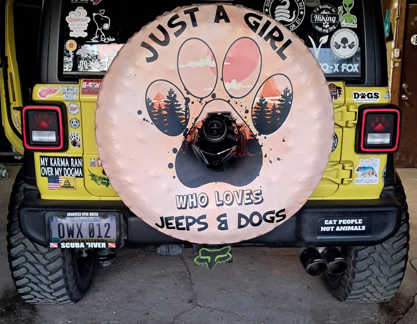 Customer photo review of Just A Girl Who Loves Jeeps And Dog Pastel Spare Tire Cover